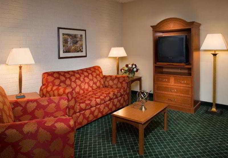 Inn Comfort Syosset-long Island 3*